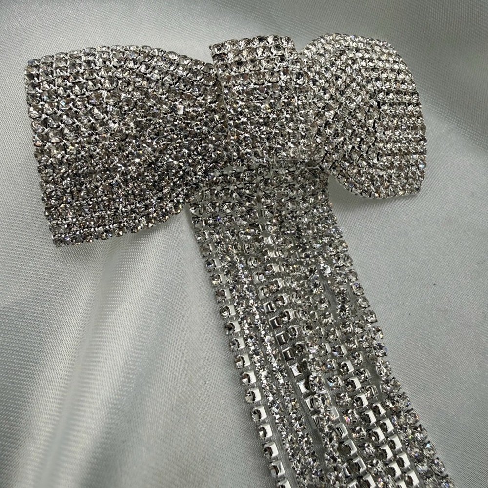 Anthropologie Sparkling Silver Rhinestone Bow Brooch